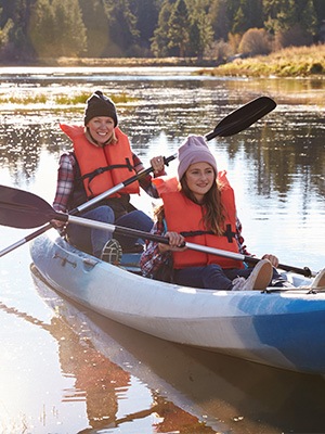 people kayaking